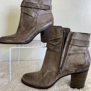 Arturo Chiang, Gray, Size 10 Booties